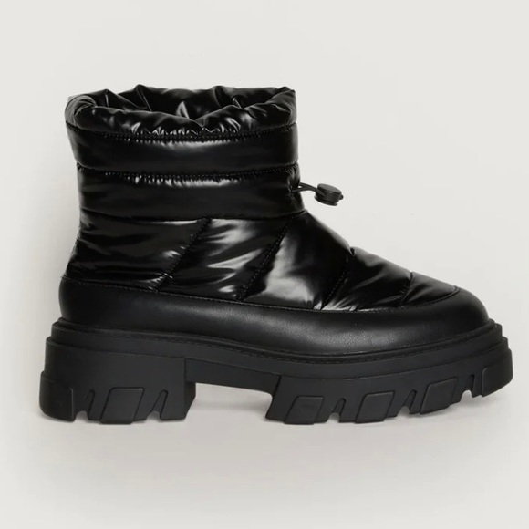 Track Sole Boot - Picture 1 of 8